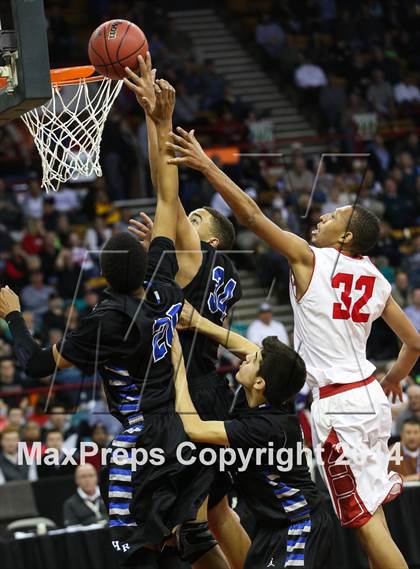 Thumbnail 1 in Highlands Ranch vs Denver East (CHSAA 5A Great 8) photogallery.