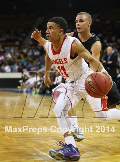Thumbnail 1 in Highlands Ranch vs Denver East (CHSAA 5A Great 8) photogallery.