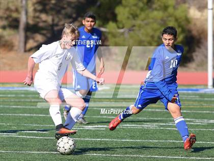 Thumbnail 3 in San Diego vs. Westview (25th Annual San Diego Holiday Tournament) photogallery.