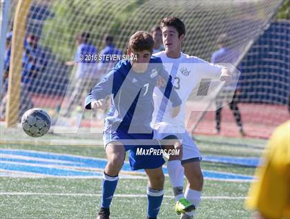 Thumbnail 3 in San Diego vs. Westview (25th Annual San Diego Holiday Tournament) photogallery.