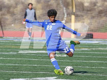 Thumbnail 2 in San Diego vs. Westview (25th Annual San Diego Holiday Tournament) photogallery.