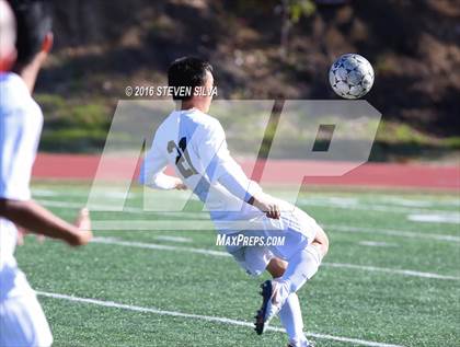 Thumbnail 2 in San Diego vs. Westview (25th Annual San Diego Holiday Tournament) photogallery.