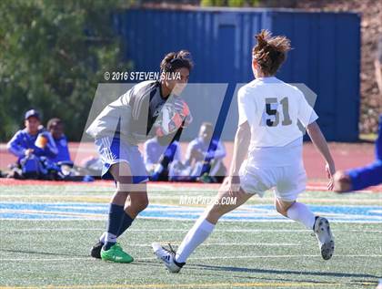 Thumbnail 2 in San Diego vs. Westview (25th Annual San Diego Holiday Tournament) photogallery.