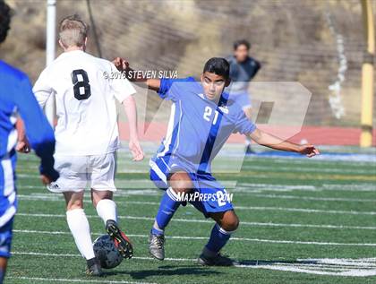 Thumbnail 1 in San Diego vs. Westview (25th Annual San Diego Holiday Tournament) photogallery.