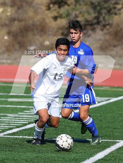 Thumbnail 2 in San Diego vs. Westview (25th Annual San Diego Holiday Tournament) photogallery.