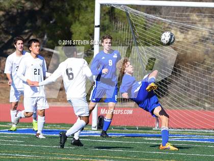 Thumbnail 1 in San Diego vs. Westview (25th Annual San Diego Holiday Tournament) photogallery.