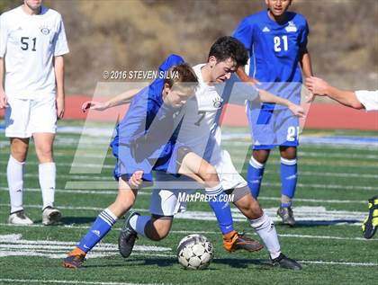 Thumbnail 2 in San Diego vs. Westview (25th Annual San Diego Holiday Tournament) photogallery.