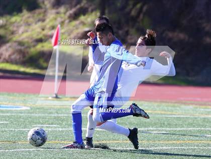 Thumbnail 2 in San Diego vs. Westview (25th Annual San Diego Holiday Tournament) photogallery.