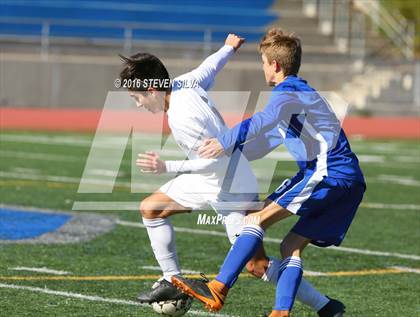 Thumbnail 2 in San Diego vs. Westview (25th Annual San Diego Holiday Tournament) photogallery.