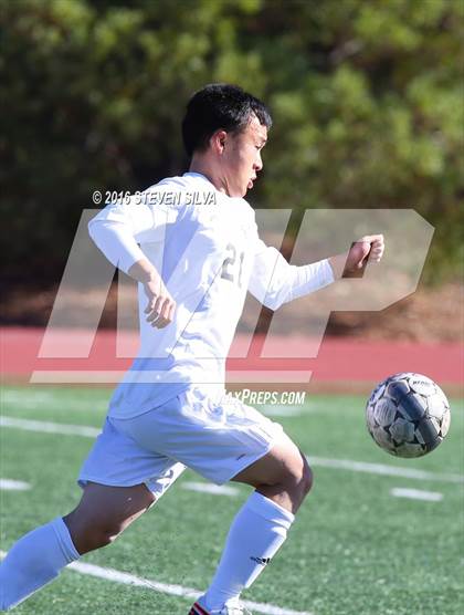 Thumbnail 3 in San Diego vs. Westview (25th Annual San Diego Holiday Tournament) photogallery.