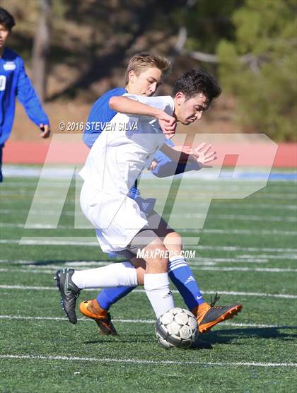 Thumbnail 3 in San Diego vs. Westview (25th Annual San Diego Holiday Tournament) photogallery.