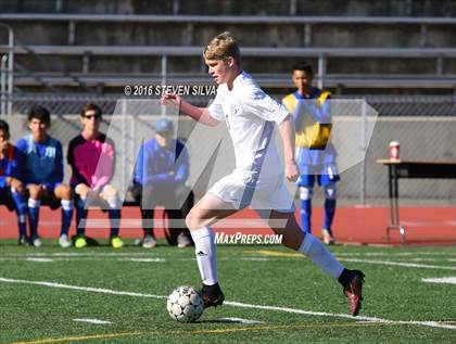 Thumbnail 3 in San Diego vs. Westview (25th Annual San Diego Holiday Tournament) photogallery.