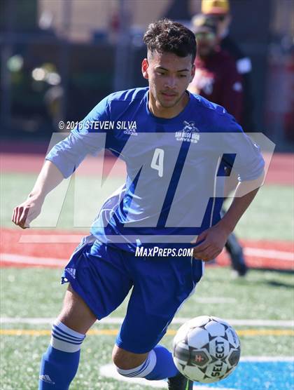 Thumbnail 2 in San Diego vs. Westview (25th Annual San Diego Holiday Tournament) photogallery.