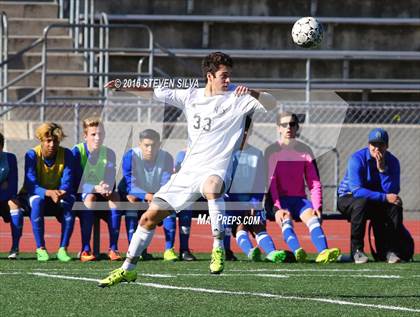 Thumbnail 3 in San Diego vs. Westview (25th Annual San Diego Holiday Tournament) photogallery.