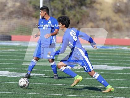 Thumbnail 2 in San Diego vs. Westview (25th Annual San Diego Holiday Tournament) photogallery.