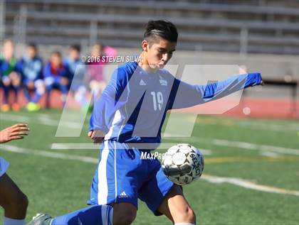 Thumbnail 1 in San Diego vs. Westview (25th Annual San Diego Holiday Tournament) photogallery.