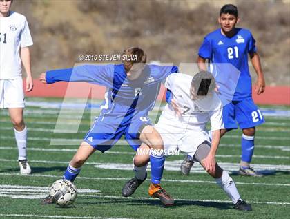 Thumbnail 3 in San Diego vs. Westview (25th Annual San Diego Holiday Tournament) photogallery.