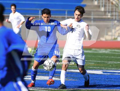 Thumbnail 2 in San Diego vs. Westview (25th Annual San Diego Holiday Tournament) photogallery.