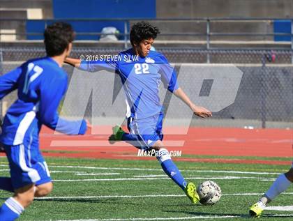 Thumbnail 3 in San Diego vs. Westview (25th Annual San Diego Holiday Tournament) photogallery.