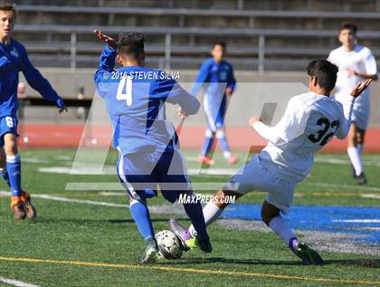 Thumbnail 2 in San Diego vs. Westview (25th Annual San Diego Holiday Tournament) photogallery.