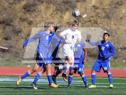 Thumbnail 2 in San Diego vs. Westview (25th Annual San Diego Holiday Tournament) photogallery.