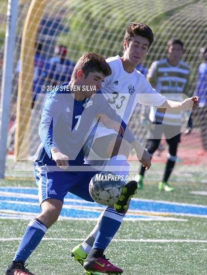 Thumbnail 2 in San Diego vs. Westview (25th Annual San Diego Holiday Tournament) photogallery.