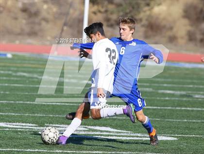 Thumbnail 3 in San Diego vs. Westview (25th Annual San Diego Holiday Tournament) photogallery.