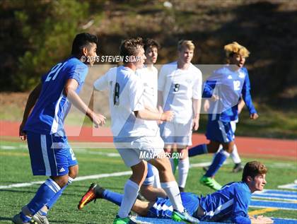 Thumbnail 1 in San Diego vs. Westview (25th Annual San Diego Holiday Tournament) photogallery.