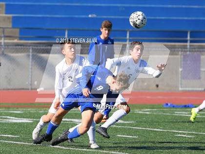 Thumbnail 3 in San Diego vs. Westview (25th Annual San Diego Holiday Tournament) photogallery.