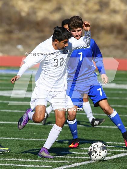 Thumbnail 1 in San Diego vs. Westview (25th Annual San Diego Holiday Tournament) photogallery.