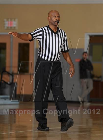 Thumbnail 3 in Vista del Lago vs. Palm Desert (MaxPreps Holiday Classic) photogallery.