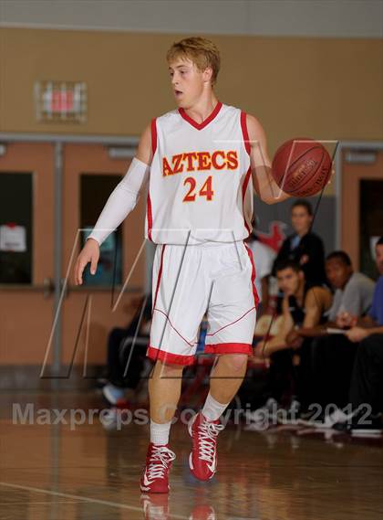 Thumbnail 3 in Vista del Lago vs. Palm Desert (MaxPreps Holiday Classic) photogallery.