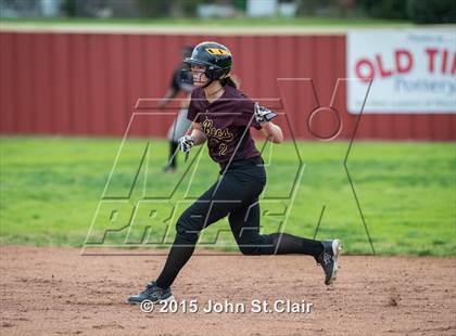 Thumbnail 1 in Zion-Benton vs Riverdale (Warrior Classic) photogallery.