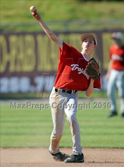 Thumbnail 1 in Hazel Green vs. Madison County photogallery.