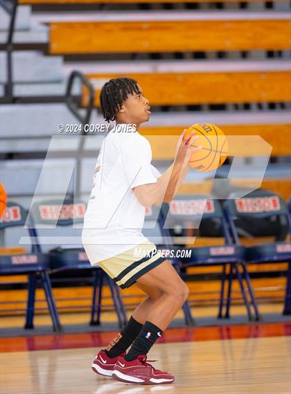Thumbnail 1 in Pebblebrook vs Pace Academy (Nike Elite HS Showcase GA) photogallery.