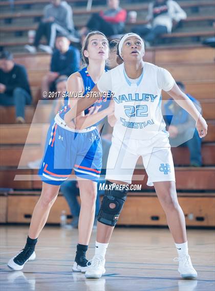 Thumbnail 2 in St. Joseph Notre Dame vs. Valley Christian (Laney Elite Showcase) photogallery.