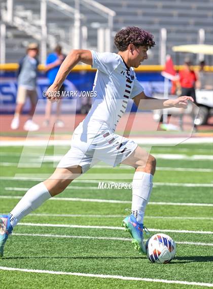 Thumbnail 2 in Phoenix Country Day vs. Trivium Prep (AIA 2A Final) photogallery.