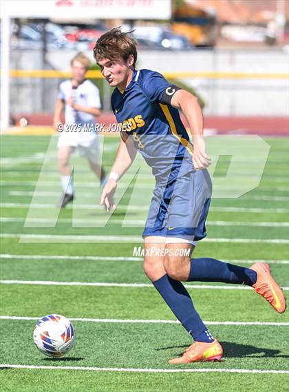 Thumbnail 3 in Phoenix Country Day vs. Trivium Prep (AIA 2A Final) photogallery.