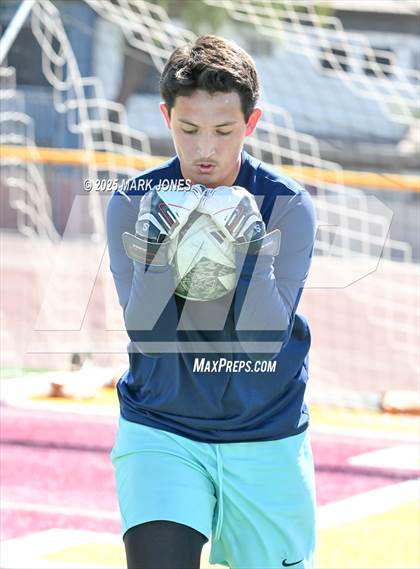 Thumbnail 3 in Phoenix Country Day vs. Trivium Prep (AIA 2A Final) photogallery.
