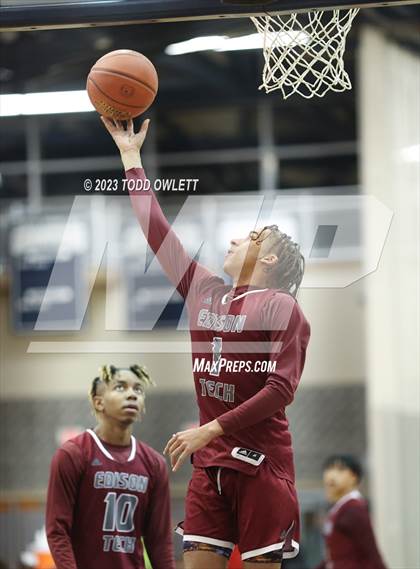 Thumbnail 1 in Fairport vs. Edison Tech (NYSPHSAA AA Section 5 Semifinal) photogallery.