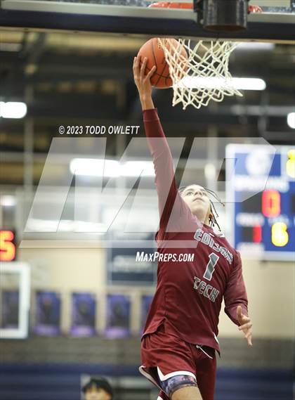 Thumbnail 2 in Fairport vs. Edison Tech (NYSPHSAA AA Section 5 Semifinal) photogallery.