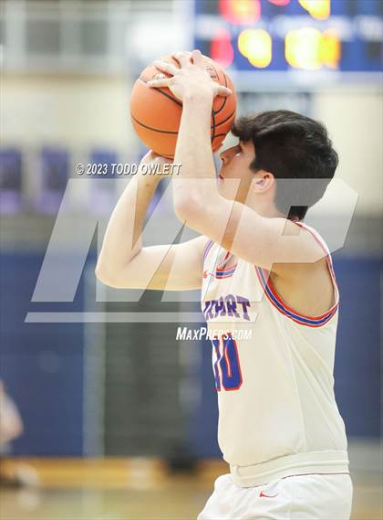 Thumbnail 3 in Fairport vs. Edison Tech (NYSPHSAA AA Section 5 Semifinal) photogallery.