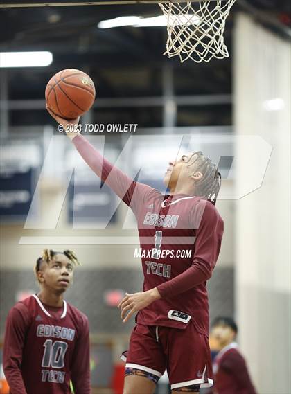 Thumbnail 3 in Fairport vs. Edison Tech (NYSPHSAA AA Section 5 Semifinal) photogallery.
