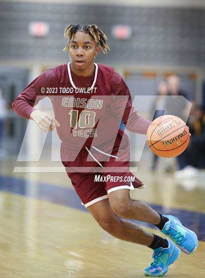 Thumbnail 1 in Fairport vs. Edison Tech (NYSPHSAA AA Section 5 Semifinal) photogallery.
