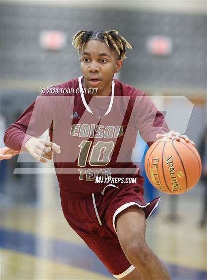 Thumbnail 3 in Fairport vs. Edison Tech (NYSPHSAA AA Section 5 Semifinal) photogallery.