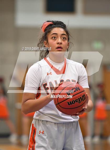 Thumbnail 3 in Skyridge vs. Murray (UHSAAA 5A Quarterfinal) photogallery.