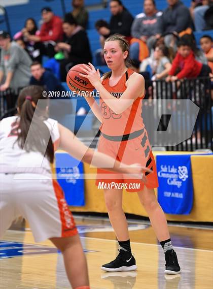 Thumbnail 2 in Skyridge vs. Murray (UHSAAA 5A Quarterfinal) photogallery.