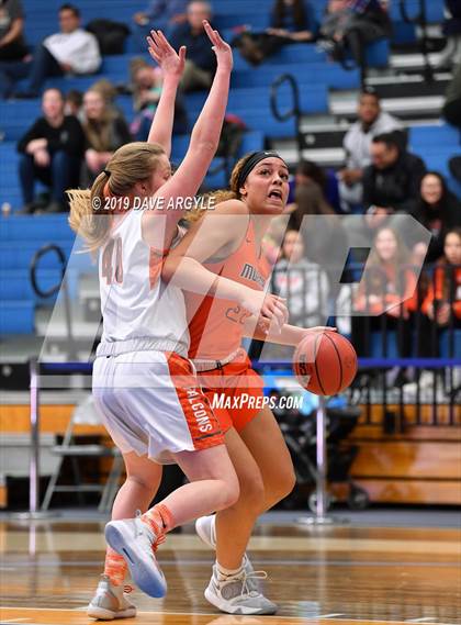 Thumbnail 3 in Skyridge vs. Murray (UHSAAA 5A Quarterfinal) photogallery.
