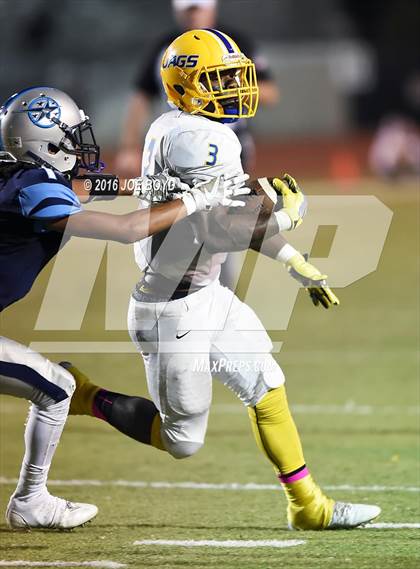 Thumbnail 3 in Lee vs. Jemison photogallery.