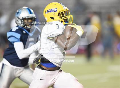 Thumbnail 3 in Lee vs. Jemison photogallery.